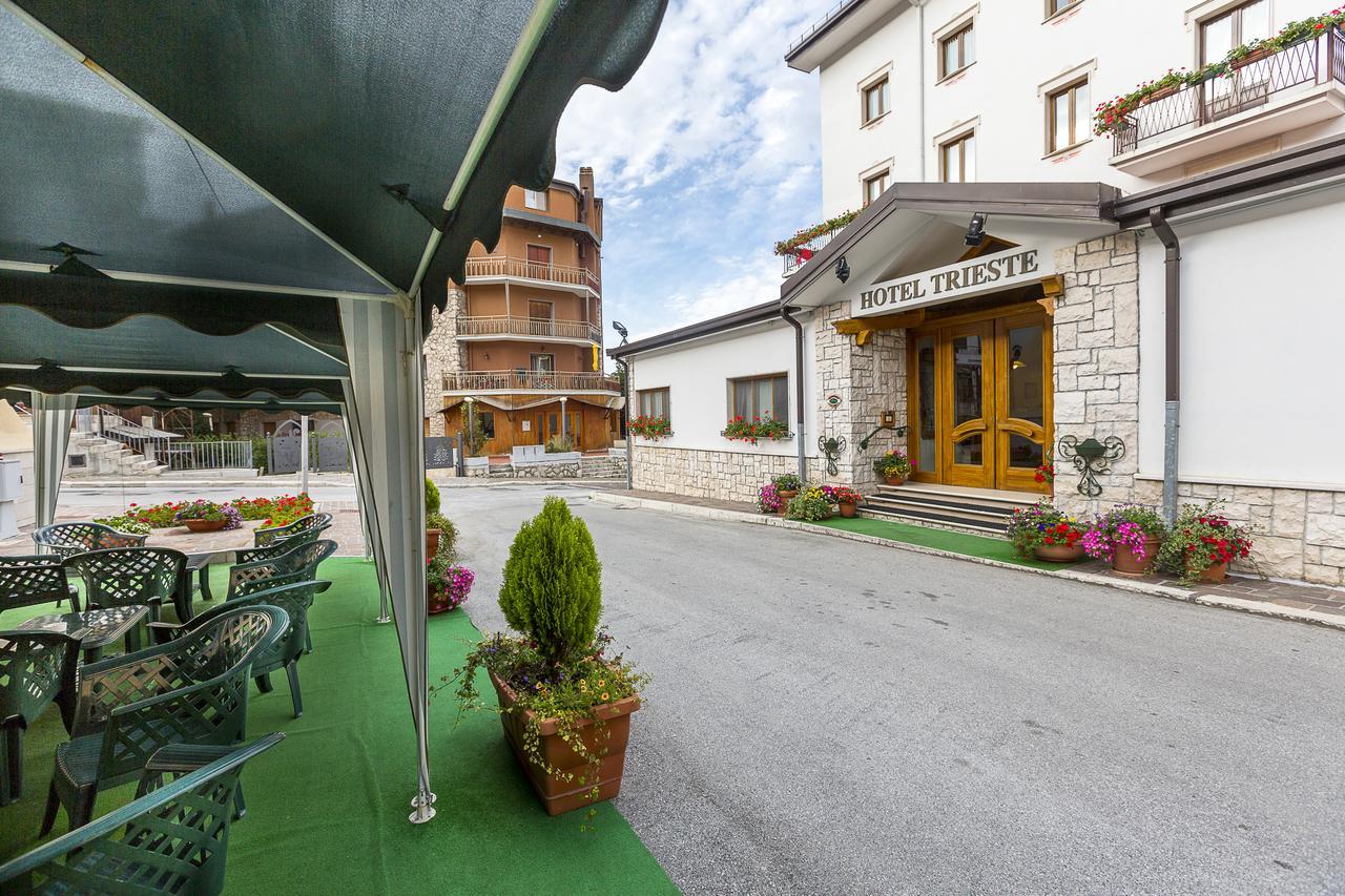 Hotel Trieste รอกการาโซ ภายนอก รูปภาพ